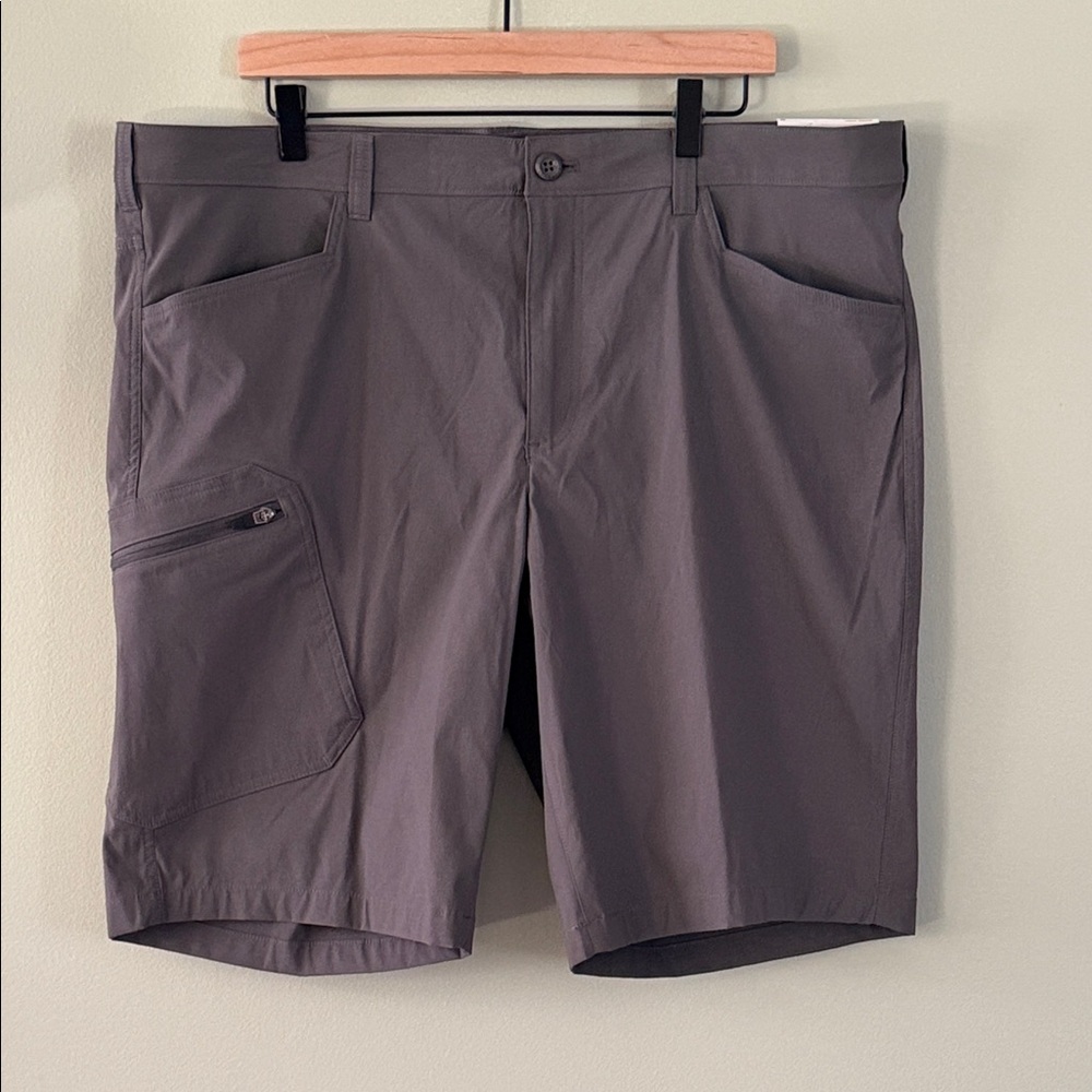 Eddie Bauer Rainier Shorts NWT Grey secured Zip Hip Pocket Travel Outdoor UPF